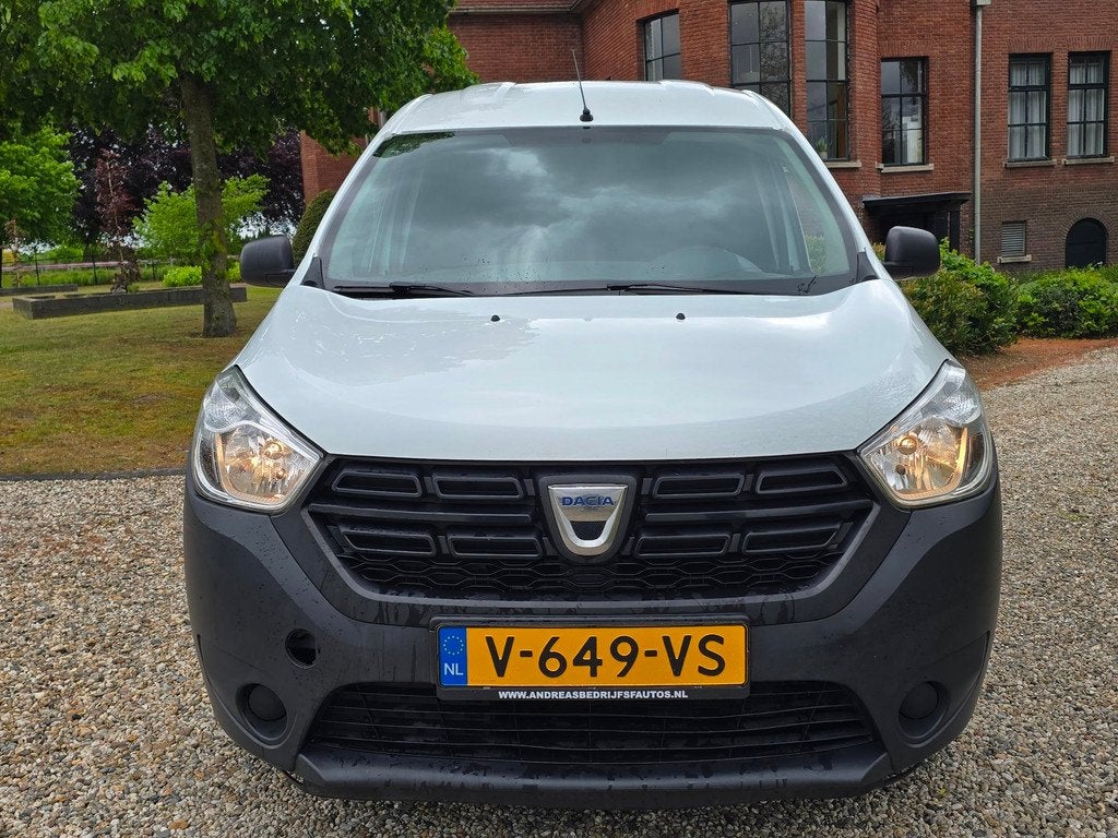 Dacia Dokker 1.6 MPI 100 BENZINE *airco*, Auto's, Bestelauto's, Gebruikt, Euro 6, 4 cilinders, Bedrijf