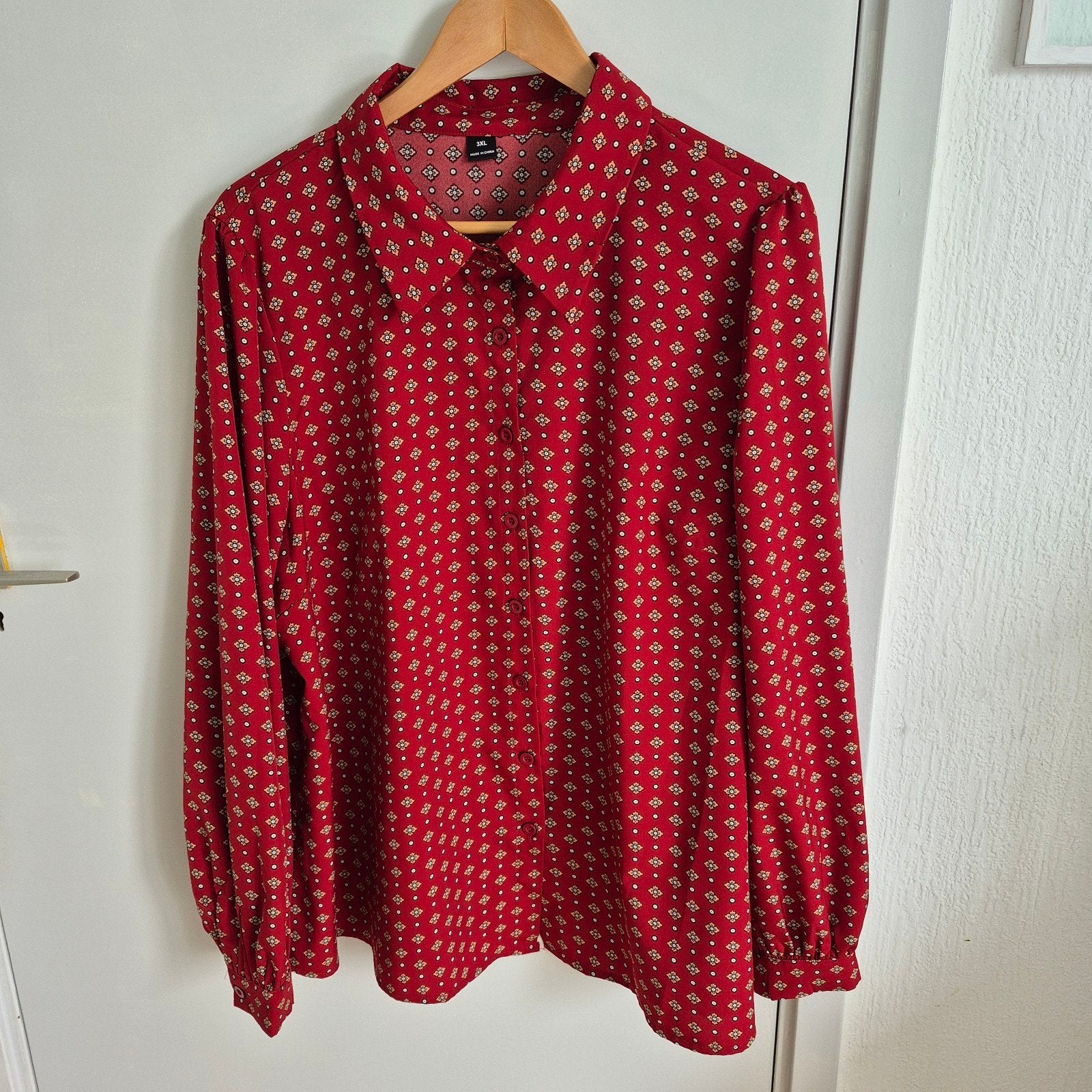 Mooie dames rode blouse maat 46, zo goed als nieuw, Kleding | Dames, Blouses en Tunieken, Ophalen of Verzenden