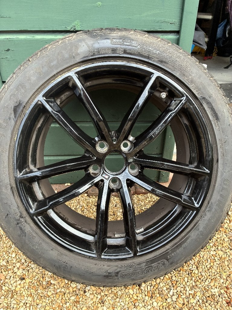 BMW5 18 inch set M Sport velgen 245/45 GoodYear winterbanden, Ophalen, 18 inch, Gebruikt, Banden en Velgen