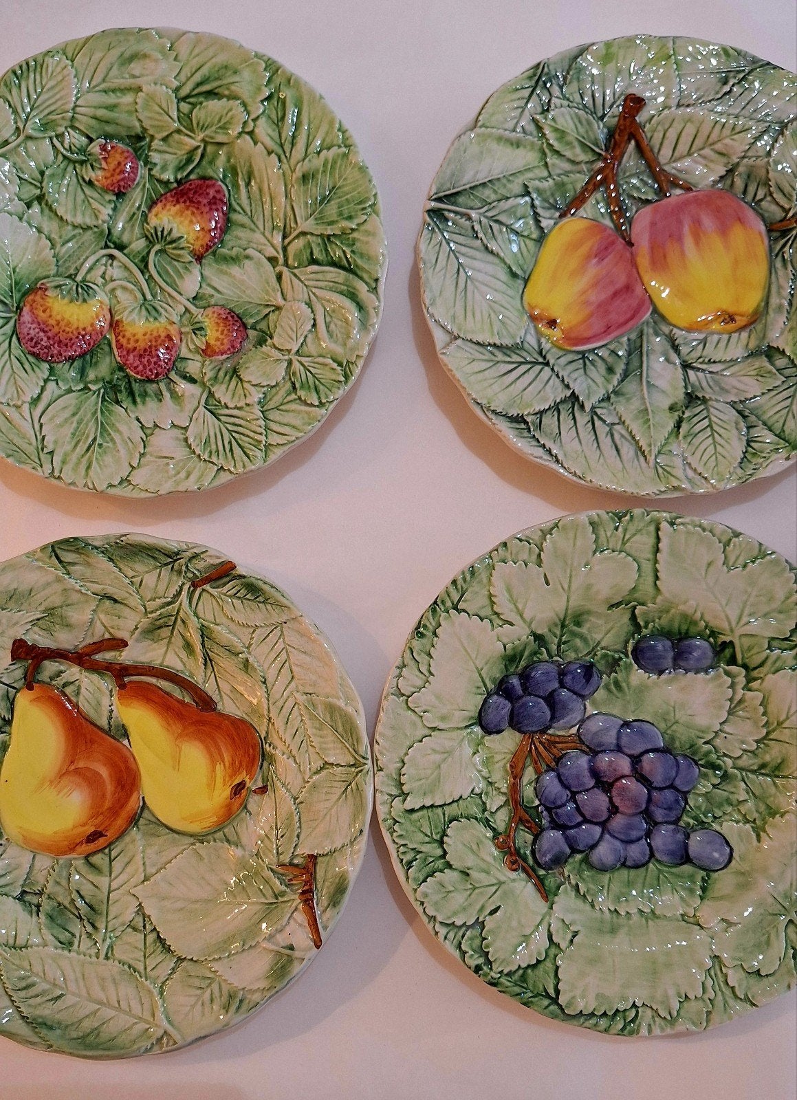 Set van 4 Franse Barbotine Fruitbordjes, Ophalen of Verzenden