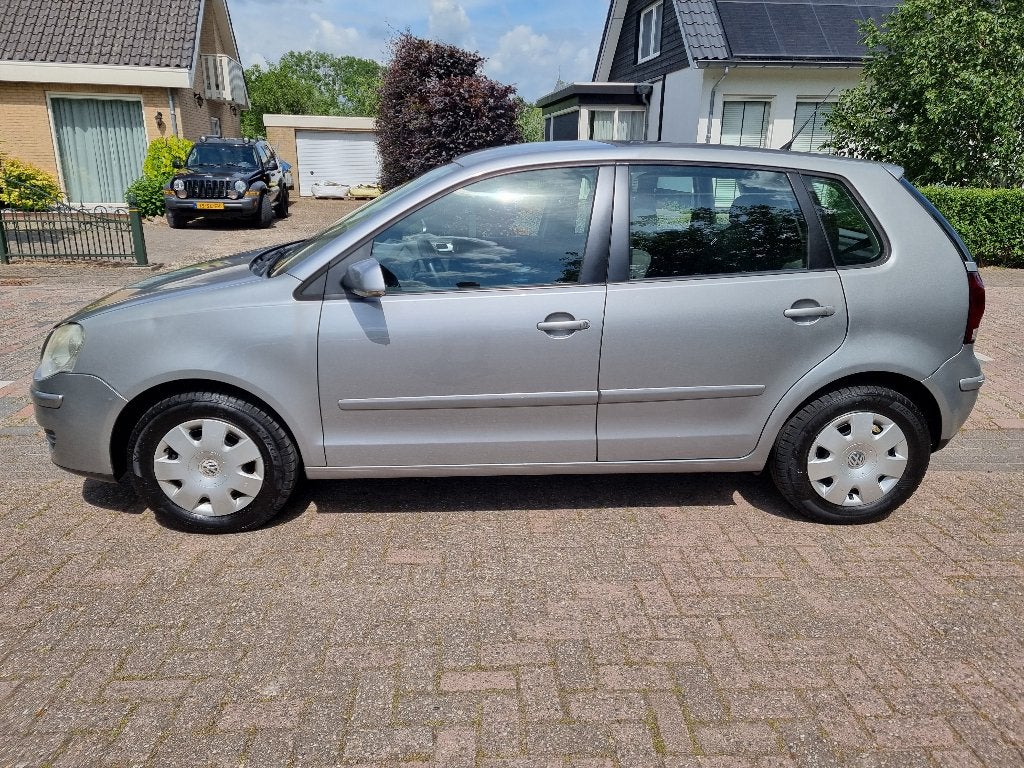 Volkswagen Polo 1.2 Trendline, 5-deurs, nieuwe APK, Auto's, Voorwielaandrijving, Stof, 40 €/maand, 989 kg