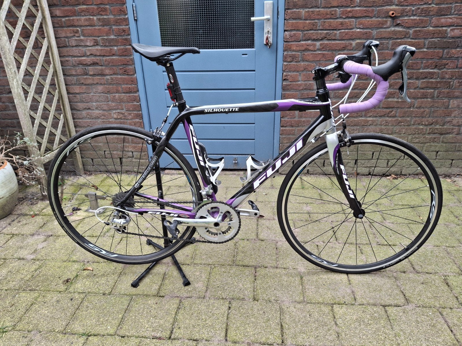 Fuji Silhouette damesracefiets - 10s Ultegra/105 - Carbon, 28 inch, Gebruikt, Velgrem, Aluminium
