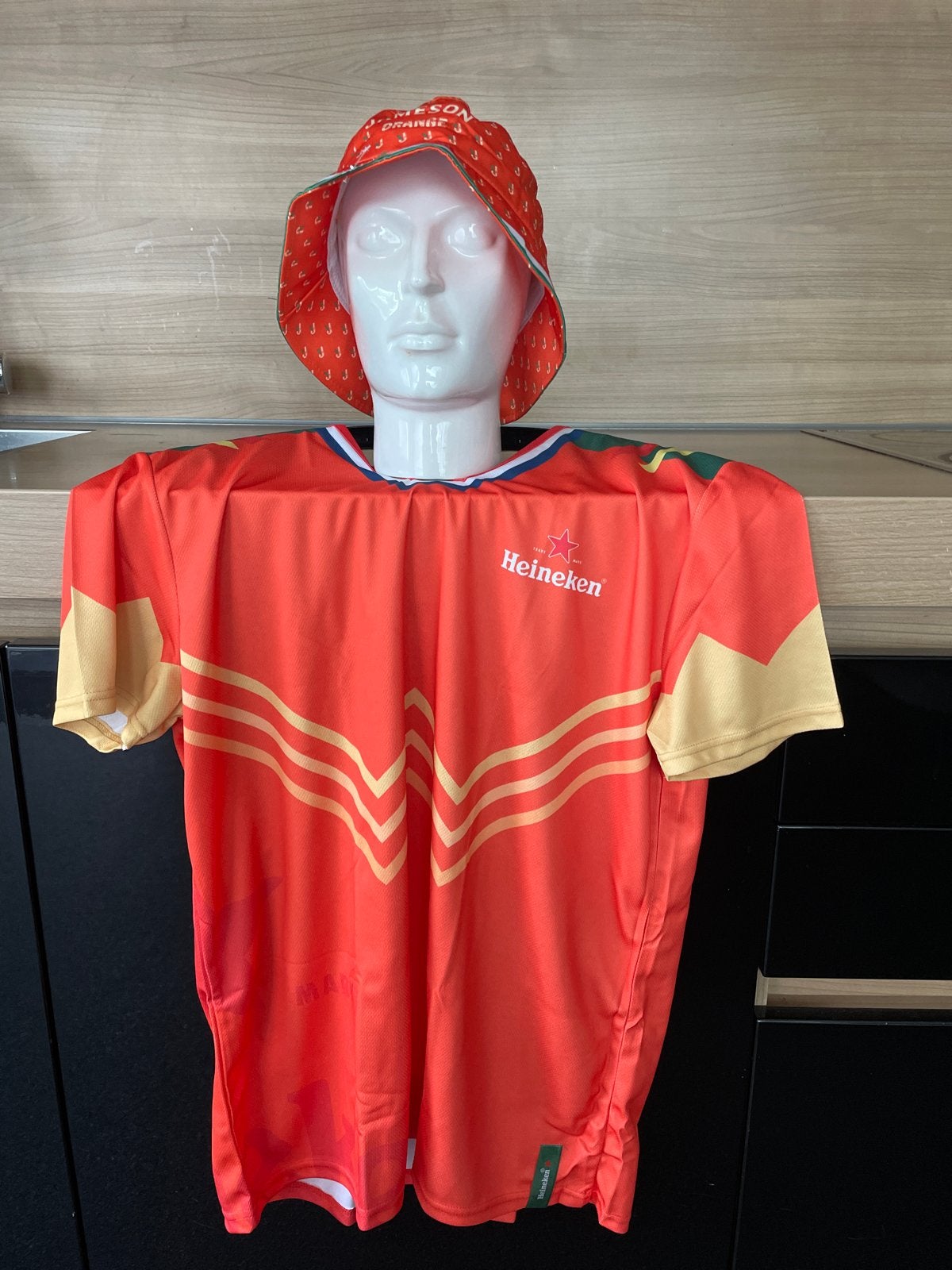 Oranje Heineken T-shirt met bijpassend hoedje, Kleding | Heren, Ophalen of Verzenden, Nieuw, Overige maten, Oranje