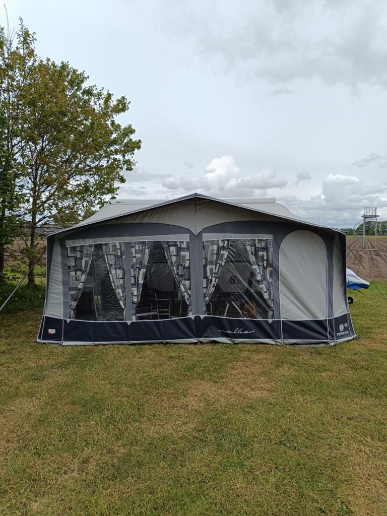 Walker Fusion 240 voortent met Easy Door, Caravans en Kamperen, Voortenten en Luifels, Ophalen of Verzenden, Gebruikt, Ten Cate All Season 240g/m2