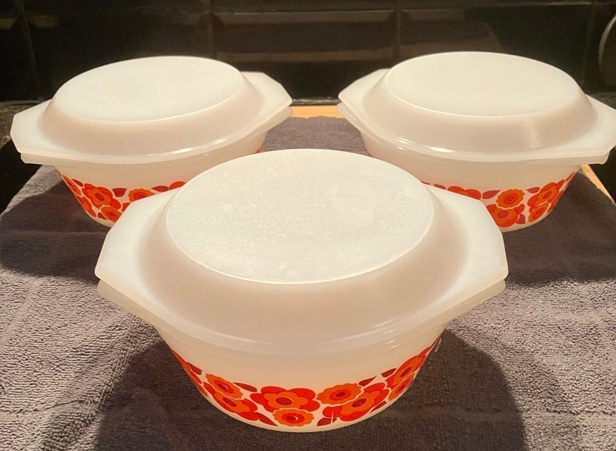 3 Vintage Arcopal Dekschaaltjes - Oranje Bloemen, Ophalen of Verzenden