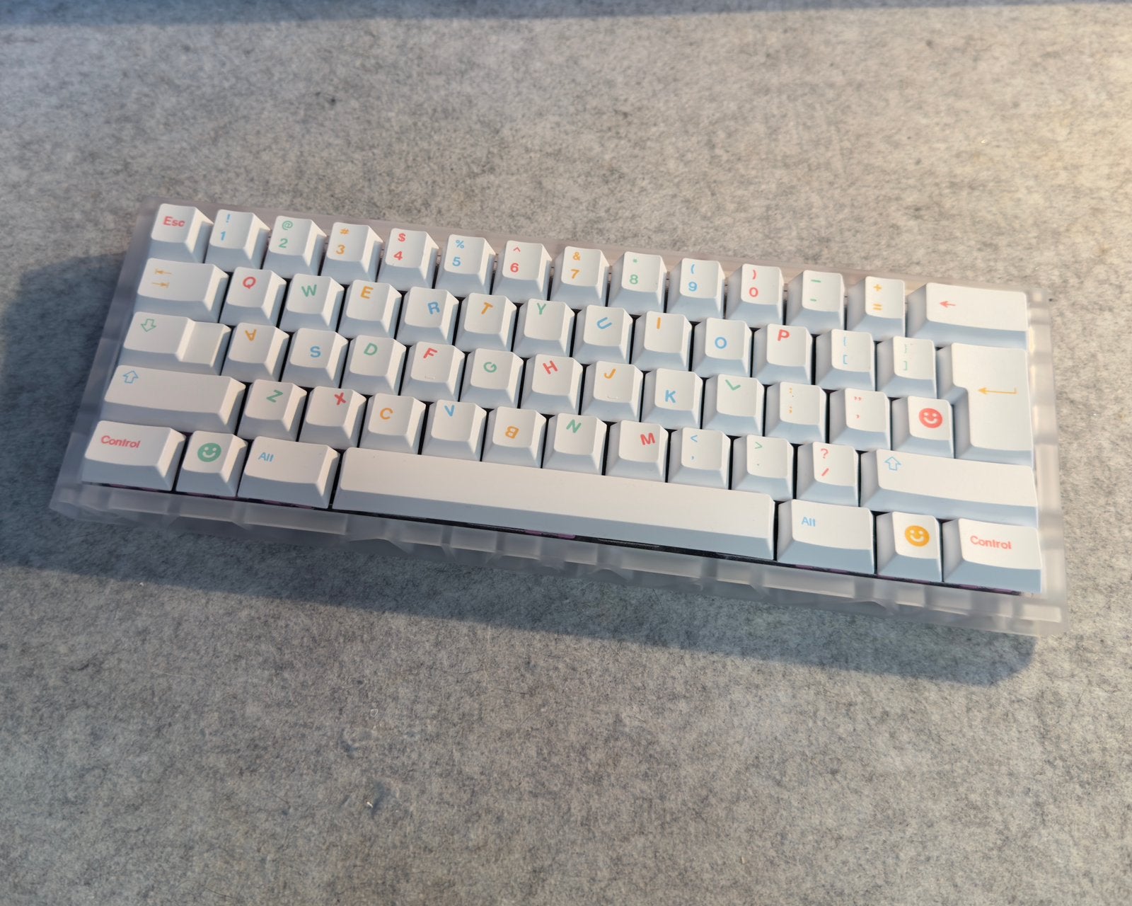 Custom Keyboard – Akko Creamy Purple Pro – GMK Cool Kid, Computers en Software, Toetsenborden, Nieuw, Ophalen of Verzenden, Gaming toetsenbord