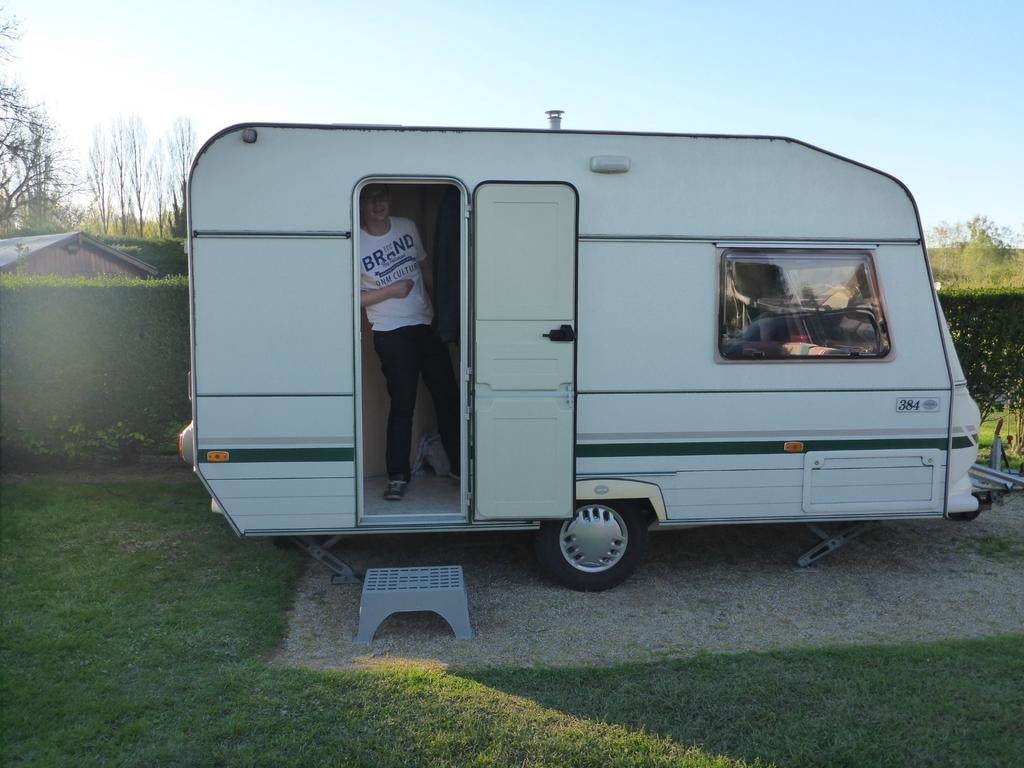 Chateau lacar 384 uit 1997 la car lichtgewicht caravan, Chateau, Rondzit, Koelkast, Tot en met 2