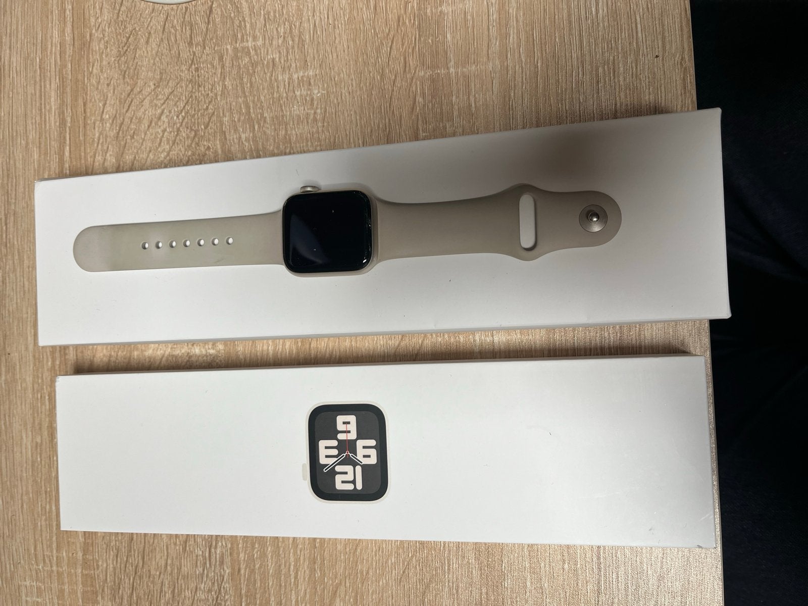 Apple Watch SE 2 (2022) 40mm Goud/Beige – Defect scherm, IOS, Ophalen of Verzenden, Waterdicht, Zilver
