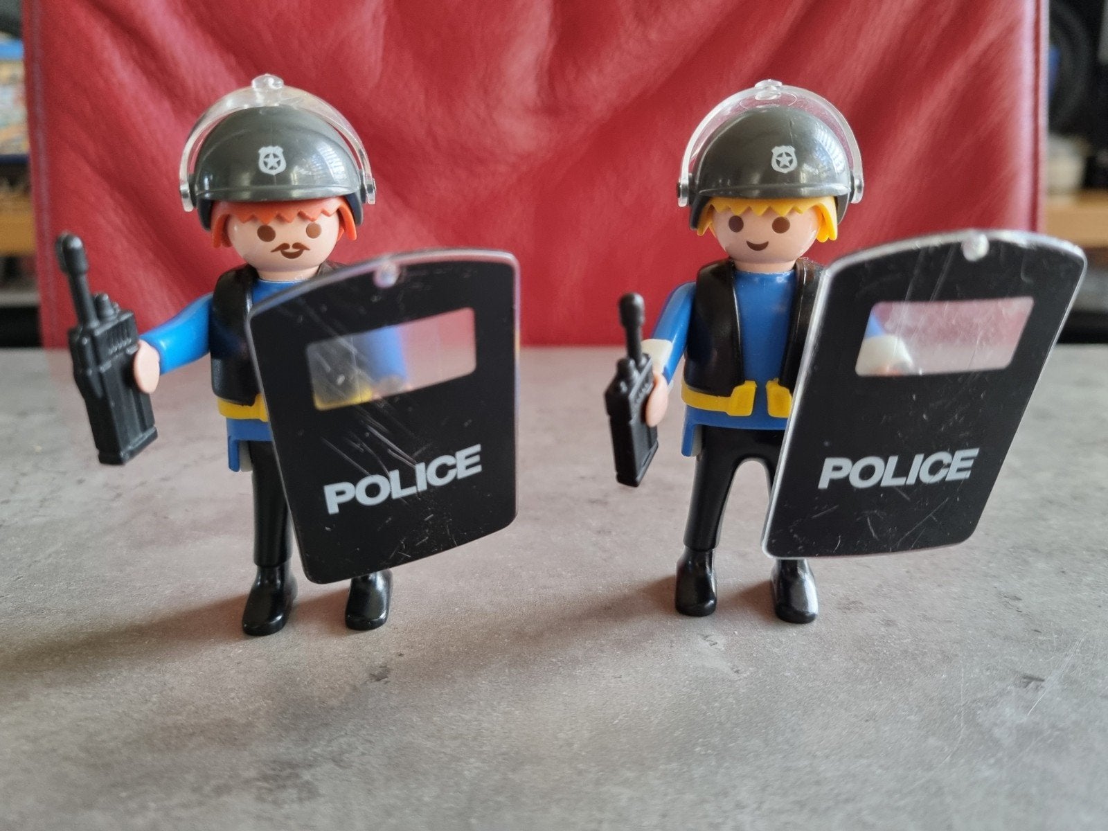 2x, PLAYMOBIL POLITIE ME/INTERVENTIE,met SCHILDEN, Igst!, Losse onderdelen, Ophalen of Verzenden, Zo goed als nieuw, City action