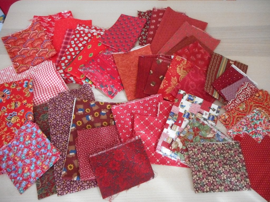 Pakket lapjes, stof in de kleur tint rood, patchwork, quilt, Hobby en Vrije tijd, Stoffen en Lappen, Ophalen of Verzenden, Zo goed als nieuw