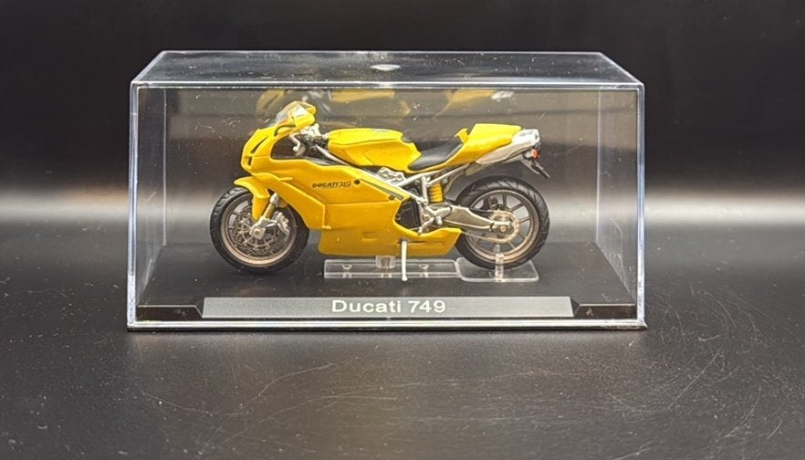 Ducati 749 geel miniatuur motorfiets 1:24, Overige merken, Ophalen of Verzenden, Zo goed als nieuw, Groter dan 1:32