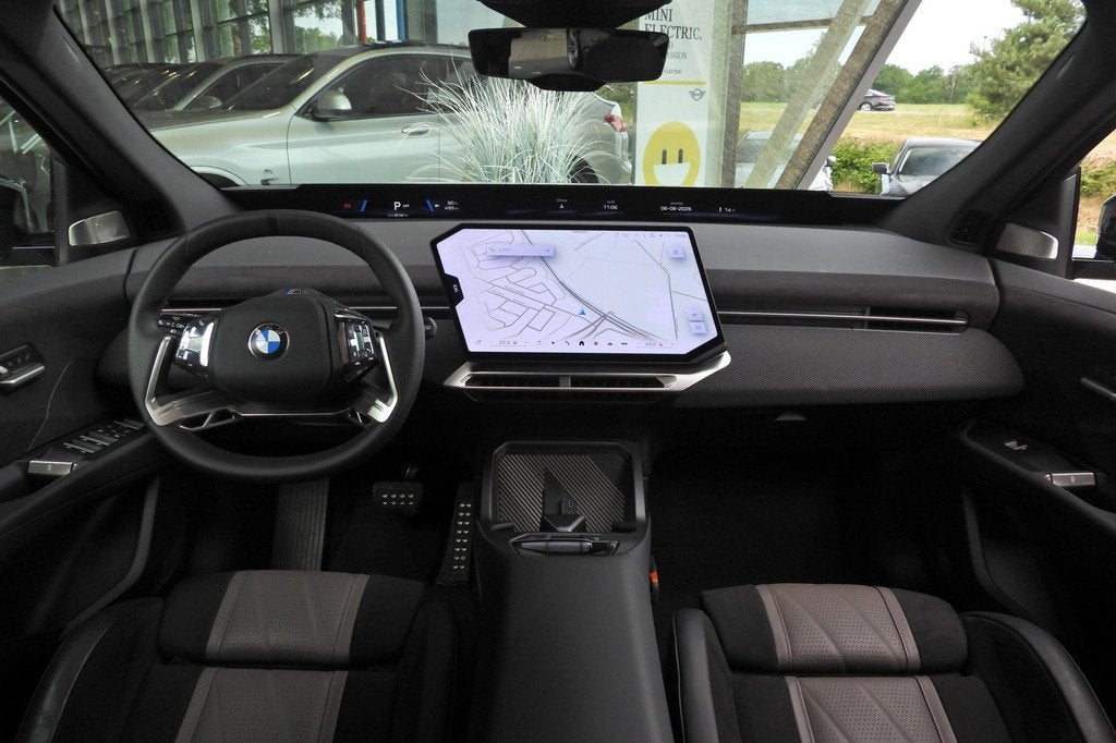 BMW iX3 50 xDrive M Sport / Panoramadak / M Sportstoelen / H, Auto's, BMW, Stoelverwarming, Gebruikt, Zwart, Met garantie (alle)