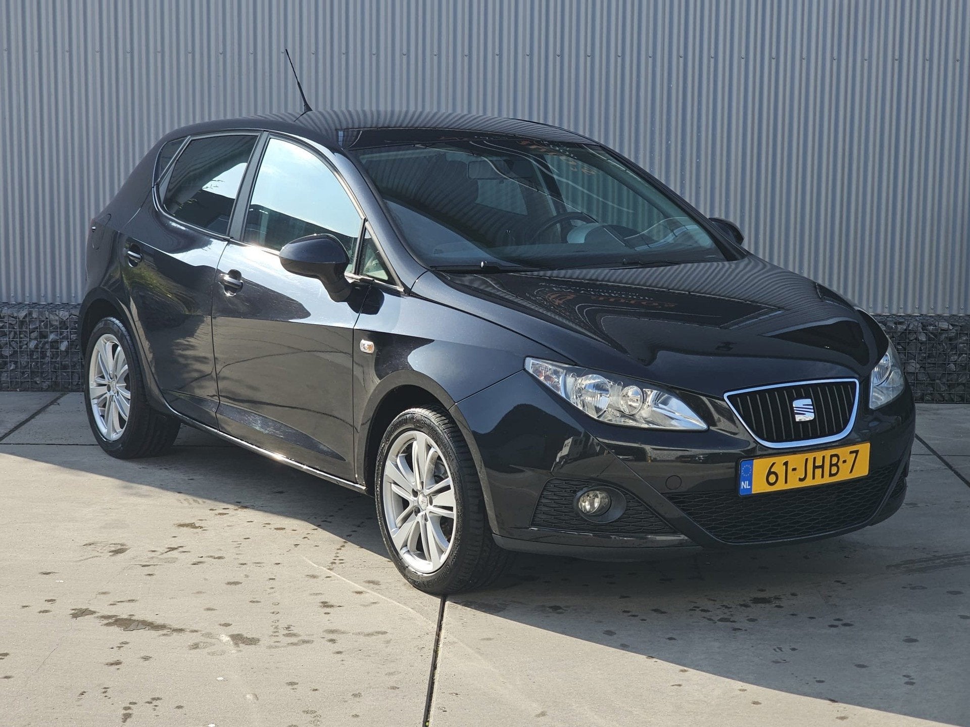 Seat Ibiza 1.4 Stylance, Carplay, Clima, Navi, Trekhaak, Voorwielaandrijving, 86 pk, Zwart, 4 cilinders