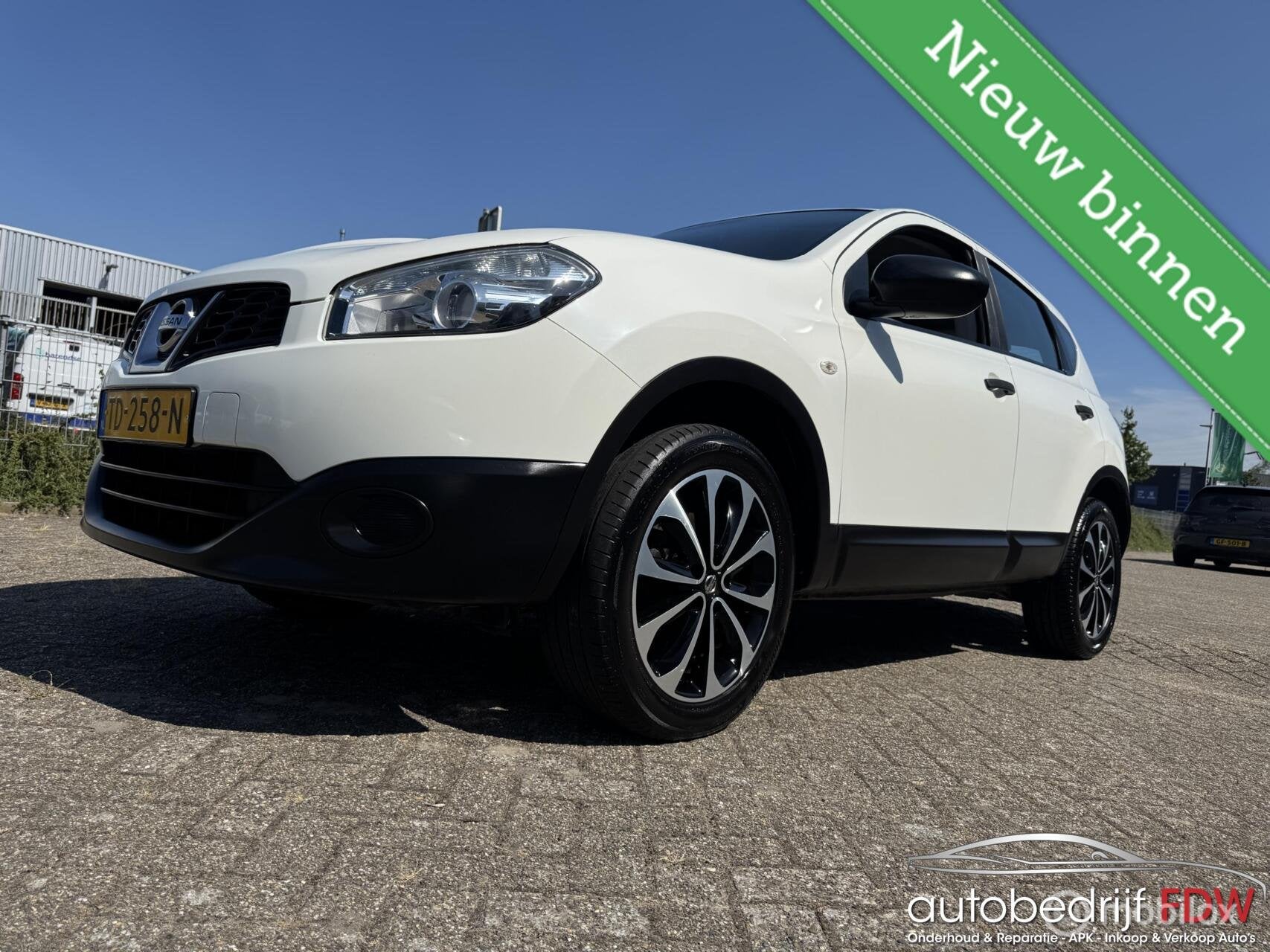 Nissan Qashqai 1.6/AIRCO/LM VELGEN/CAMERA ACHTER/TREKHAAK/, Voorwielaandrijving, Euro 5, Parkeersensor, Gebruikt