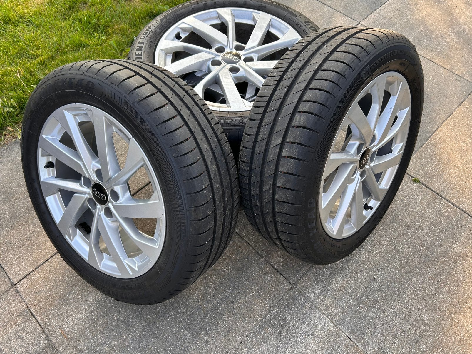 Set Goodyear 16 inch banden + velgen Audi A1 (als nieuw), Ophalen, Gebruikt, 16 inch, Band(en)