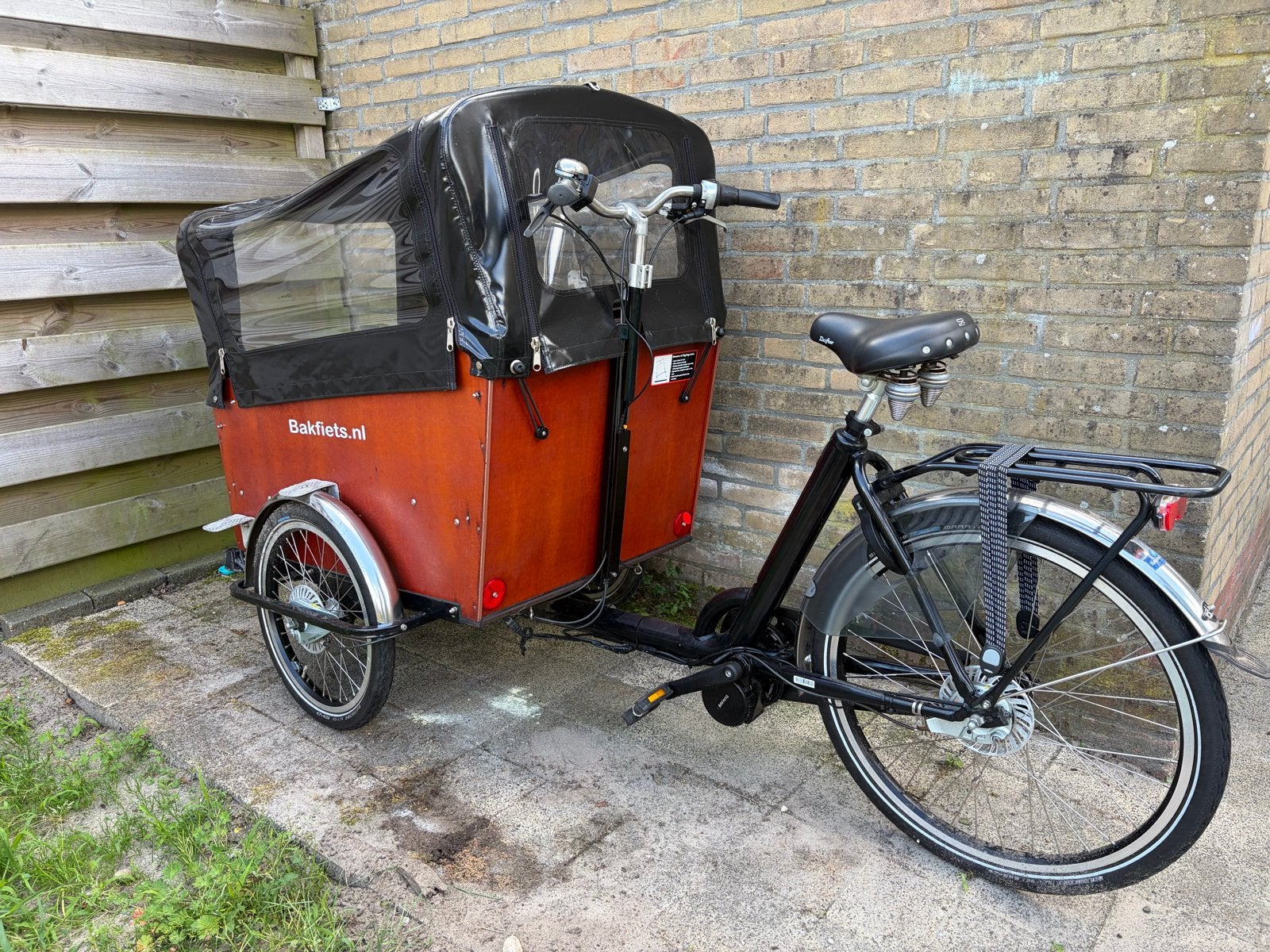 Elektrische Bakfiets– Bafang middenmotor – Regenhuif, Ophalen, 4 kinderen of meer, Elektrisch, Zo goed als nieuw
