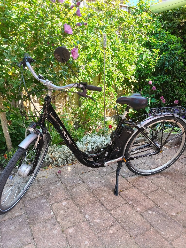 E-BIKE 28", Fietsen en Brommers, Fietsen | Dames | Damesfietsen, Terugtraprem, Versnellingen, Zo goed als nieuw, Minder dan 47 cm