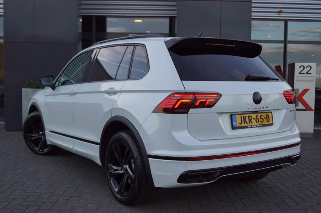 Volkswagen TIGUAN 1.4  e-Hybrid R-Line Black style 245pk/ Pa, Auto's, Volkswagen, 1716 kg, 4 cilinders, Met garantie (alle), Wit