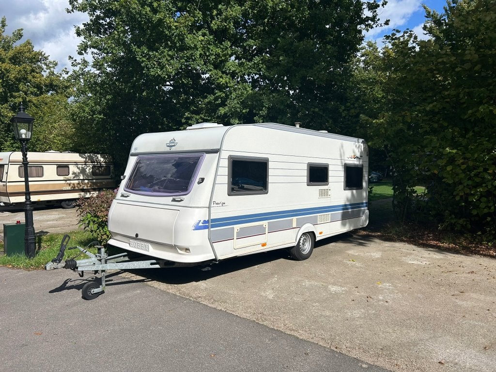 Complete Hobby Prestige 495UF inclusief inventaris+aanhanger, Rondzit, Hobby, Dwarsbed, Particulier