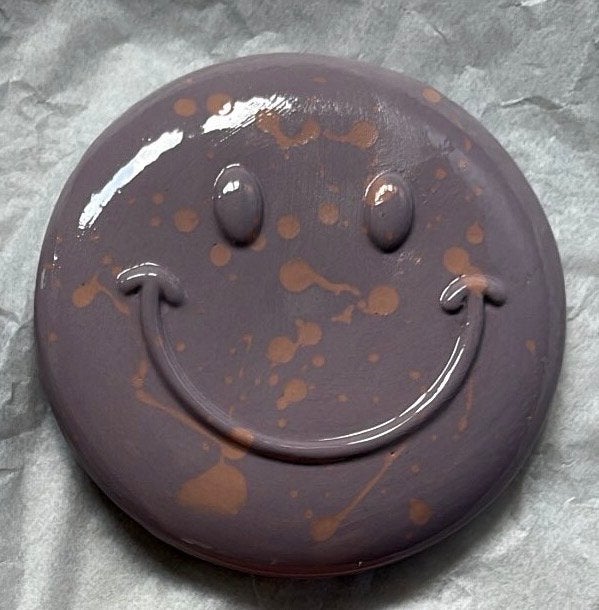 Wanddecoratie smiley van porseleinen gietklei, Ophalen, Gebruikt, Decoratieobject, Steen/keramiek