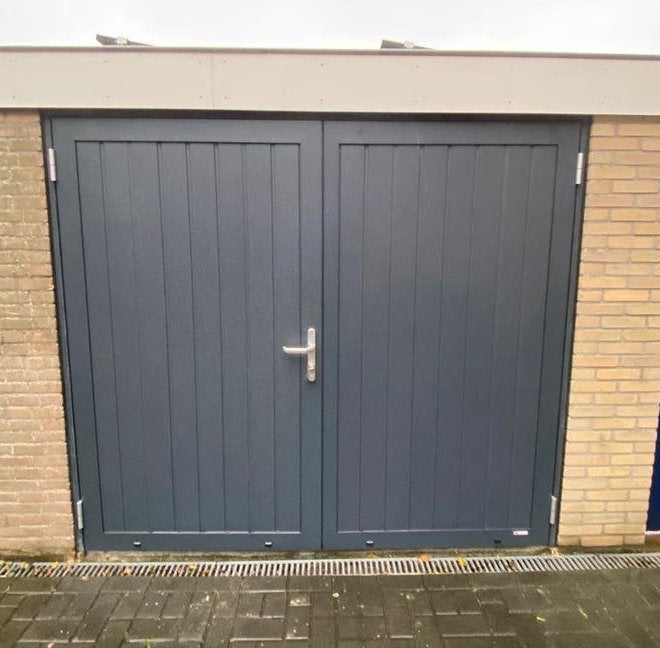 Openslaande garagedeuren 2490x2140 bxh NIEUW Antraciet Grijs, Doe-het-zelf en Verbouw, Deuren en Horren, Nieuw, Garagedeur, 200 tot 215 cm