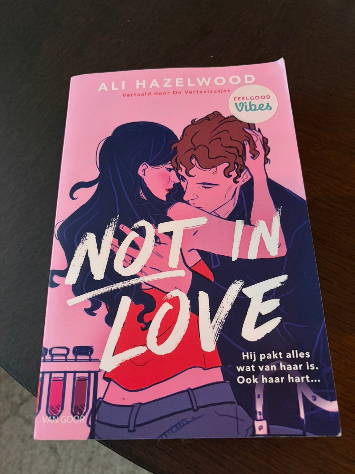 Not in Love van Ali Hazelwood, Boeken, Ophalen of Verzenden, Zo goed als nieuw