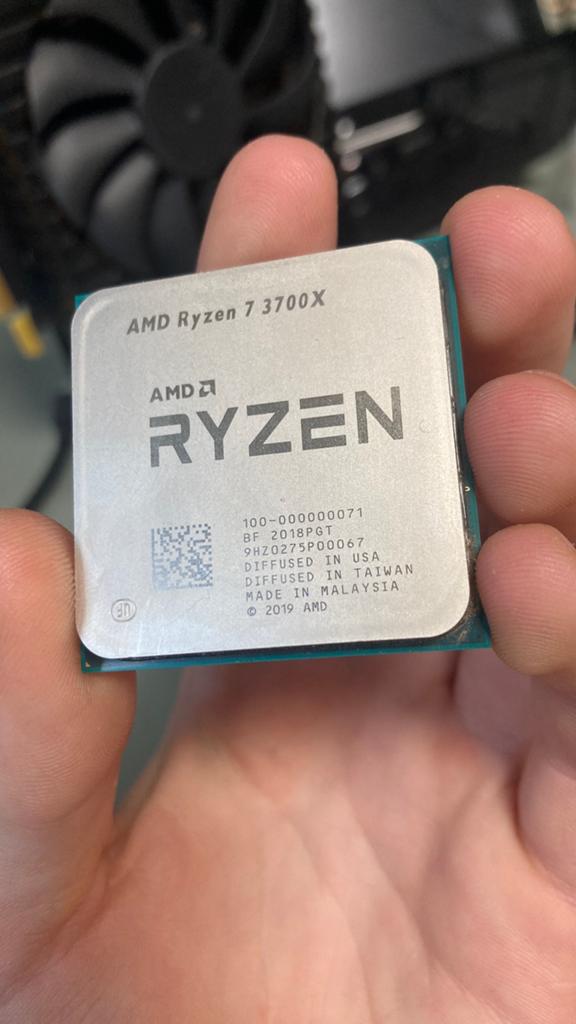 AMD Ryzen 7 3700X !ONGETEST!, Computers en Software, Processors, Ophalen of Verzenden, Zo goed als nieuw, 3 tot 4 Ghz