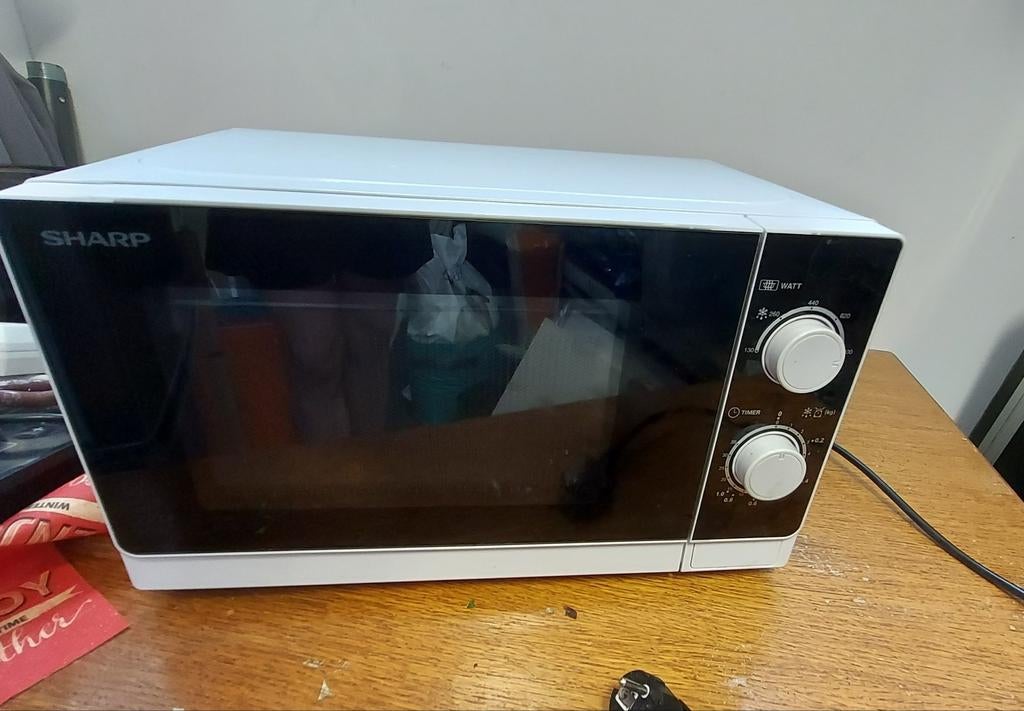 Sharp Magnetron - Compact en Functioneel, Ophalen, Gebruikt, Minder dan 45 cm, Magnetron