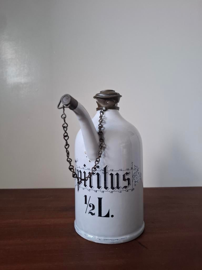 Spiritus 1/2 liter emaille schenkkan, Antiek en Kunst, Antiek | Emaille, Ophalen of Verzenden