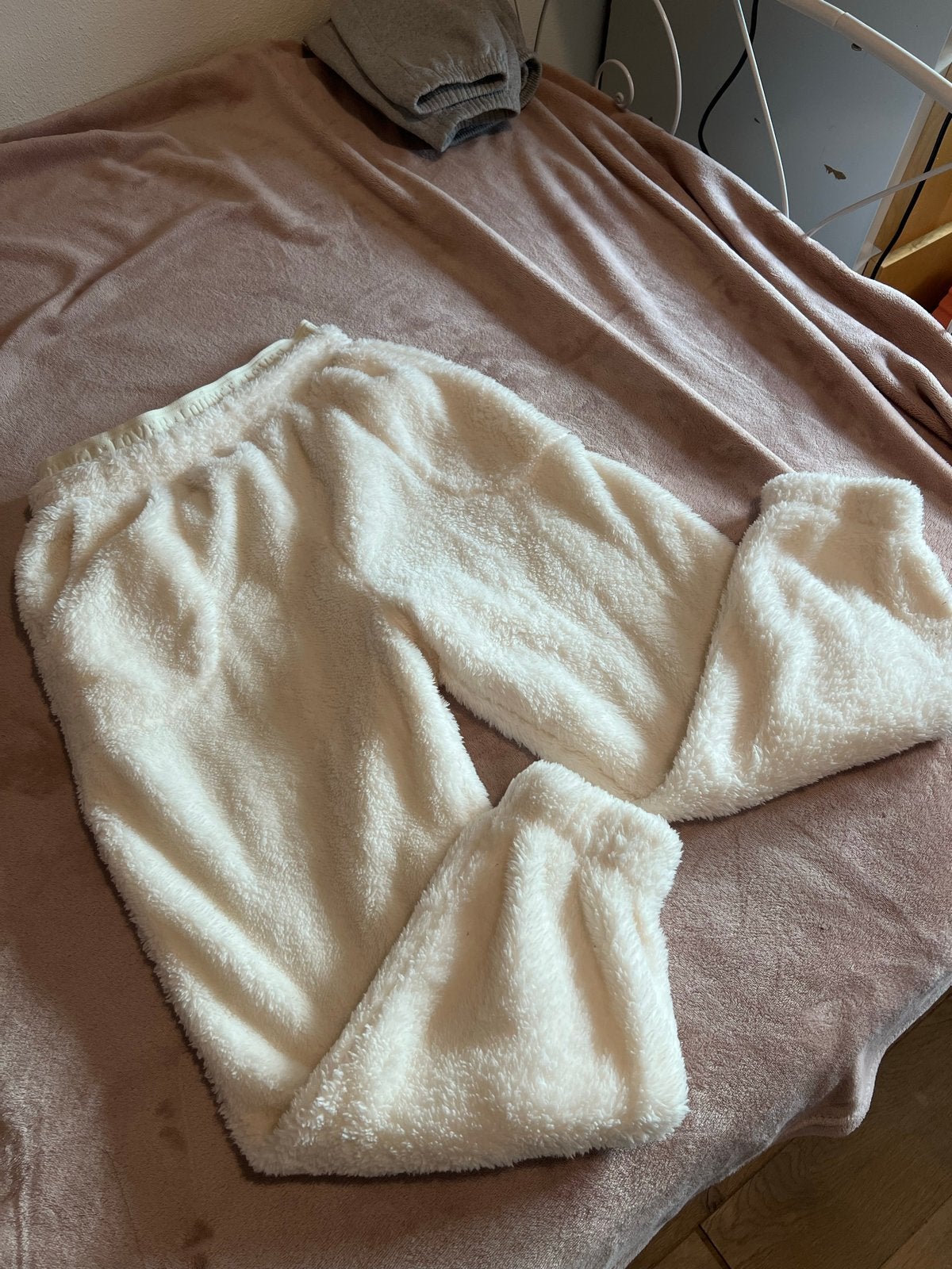 Hunkemöller fluffy joggingbroek maat S, Ophalen, Zo goed als nieuw, Maat 36 (S)