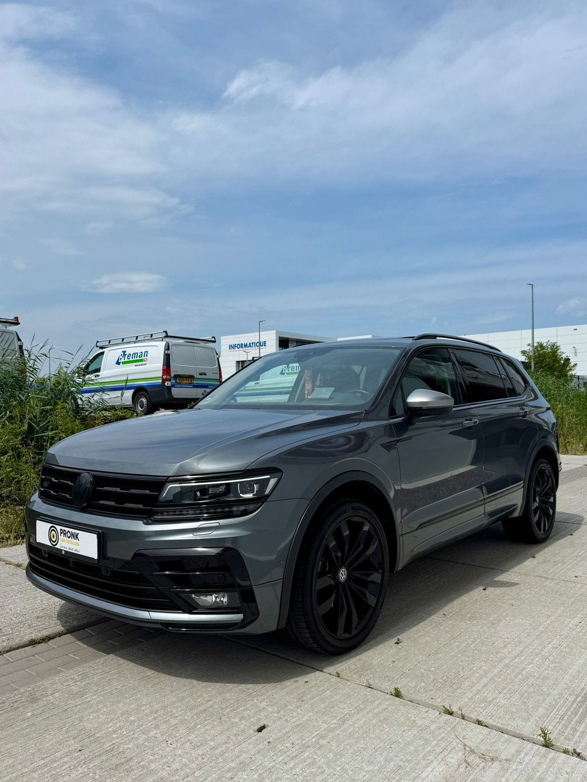 VW Tiguan allspace 1.5 TSI R-Line 7P Pano HUD DCC, Auto's, Euro 6, 4 cilinders, Grijs, Particulier