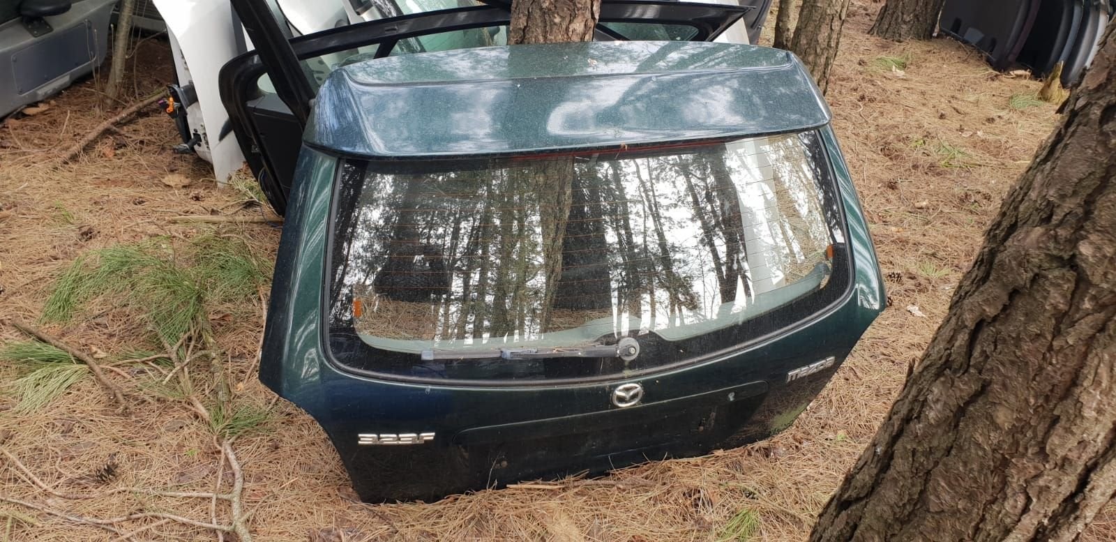 MAZDA 323 HB ACHTERKLEP BJ 2002, Gebruikt, -, Ophalen of Verzenden, Achter
