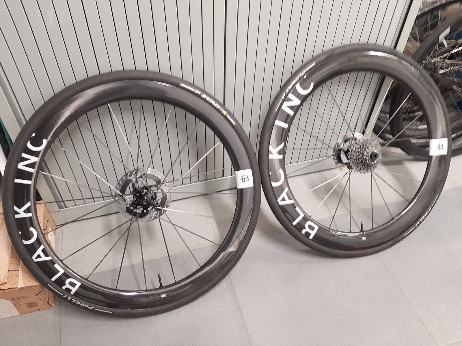 Black Inc 48|58 carbon disc wielset., Wiel, Ophalen of Verzenden, Zo goed als nieuw, Black Inc 48|58 disc carbon