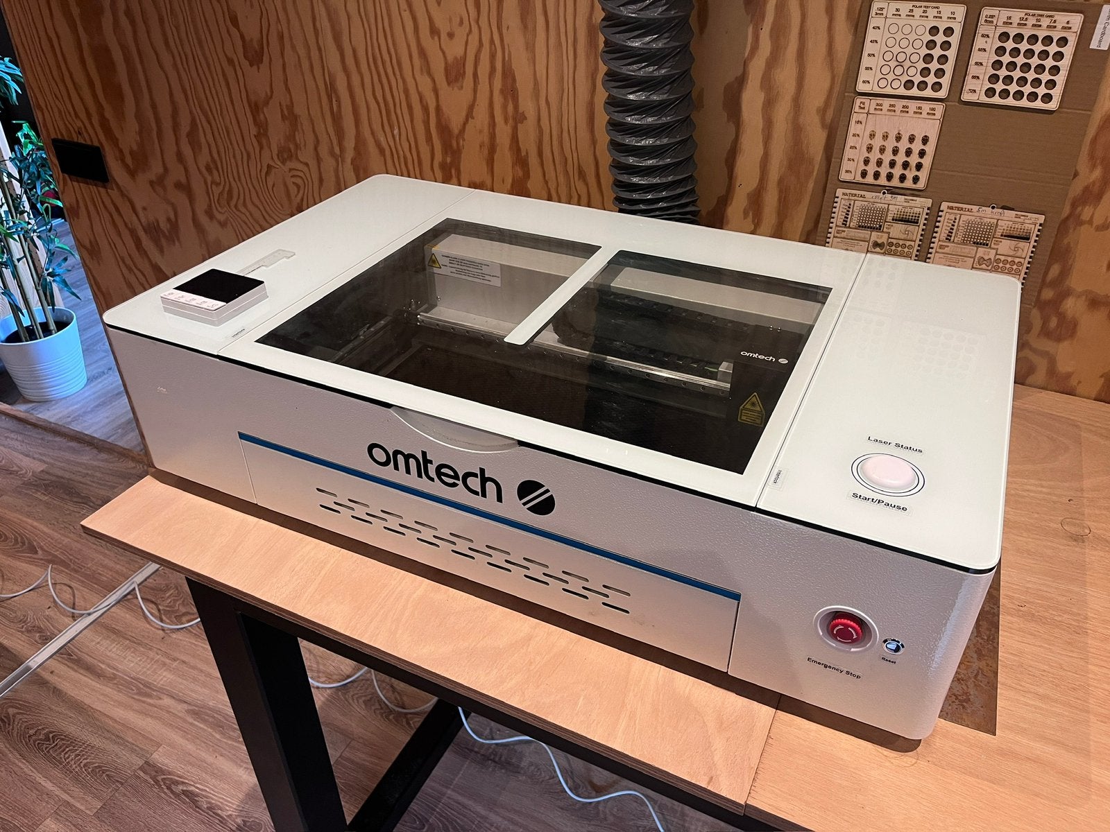 Omtech Lasergraveermachine - Krachtig en Nauwkeurig, Ophalen of Verzenden, Zo goed als nieuw