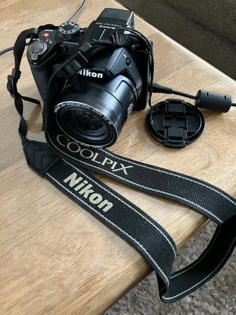 Nikon camera, Audio, Tv en Foto, Fotocamera's Digitaal, Gebruikt, Kantelbaar/draaibaar scherm, Ophalen of Verzenden, Compactcamera
