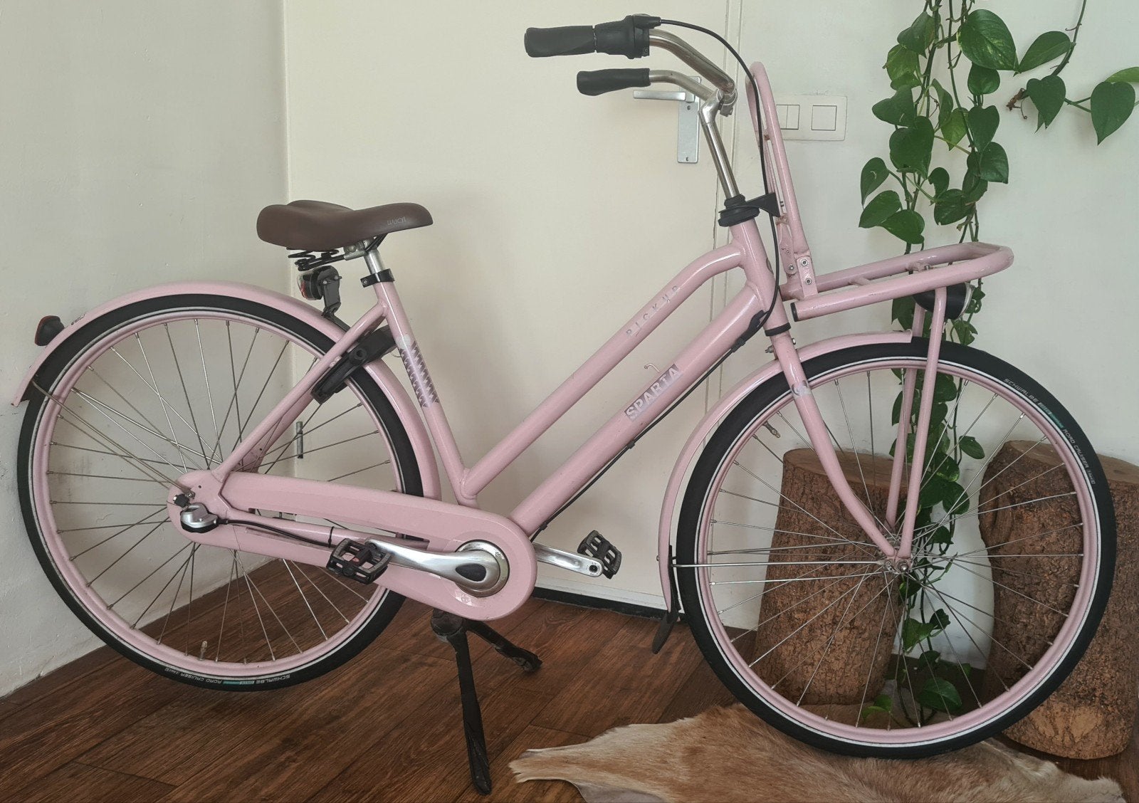 Roze SPARTA type Pickup Transportfiets || Damesfiets || N3, Fietsen en Brommers, Fietsen | Meisjes, Sparta pickup, Versnellingen