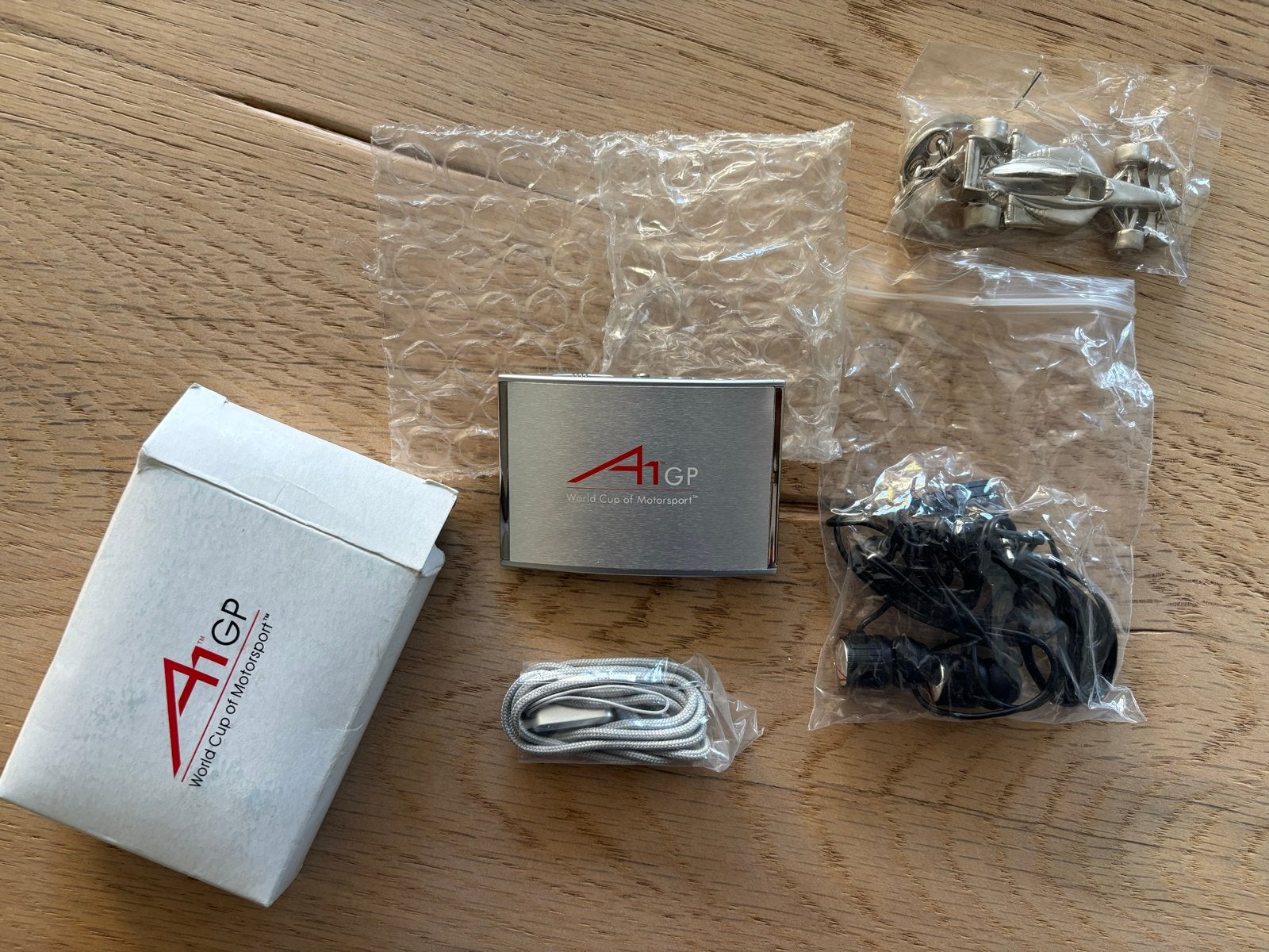 A1GP 2006 radio/ontvanger met Formule A1GP sleutelhanger, Ophalen of Verzenden, Nieuw, Formule 1