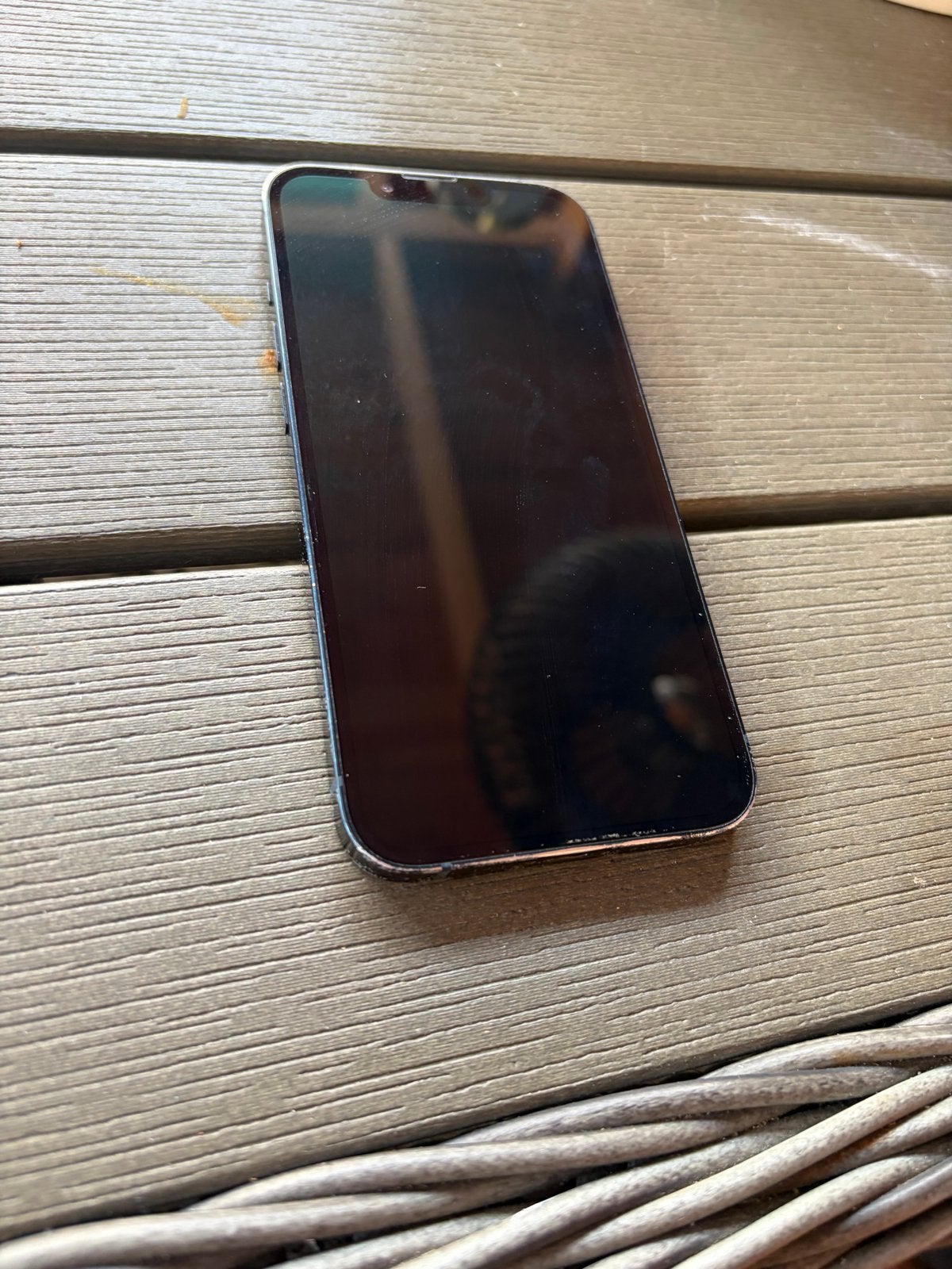 iPhone 13 met beschadigde achterkant, 84% batterij, Telecommunicatie, Mobiele telefoons | Apple iPhone, Ophalen, Gebruikt, IPhone 13