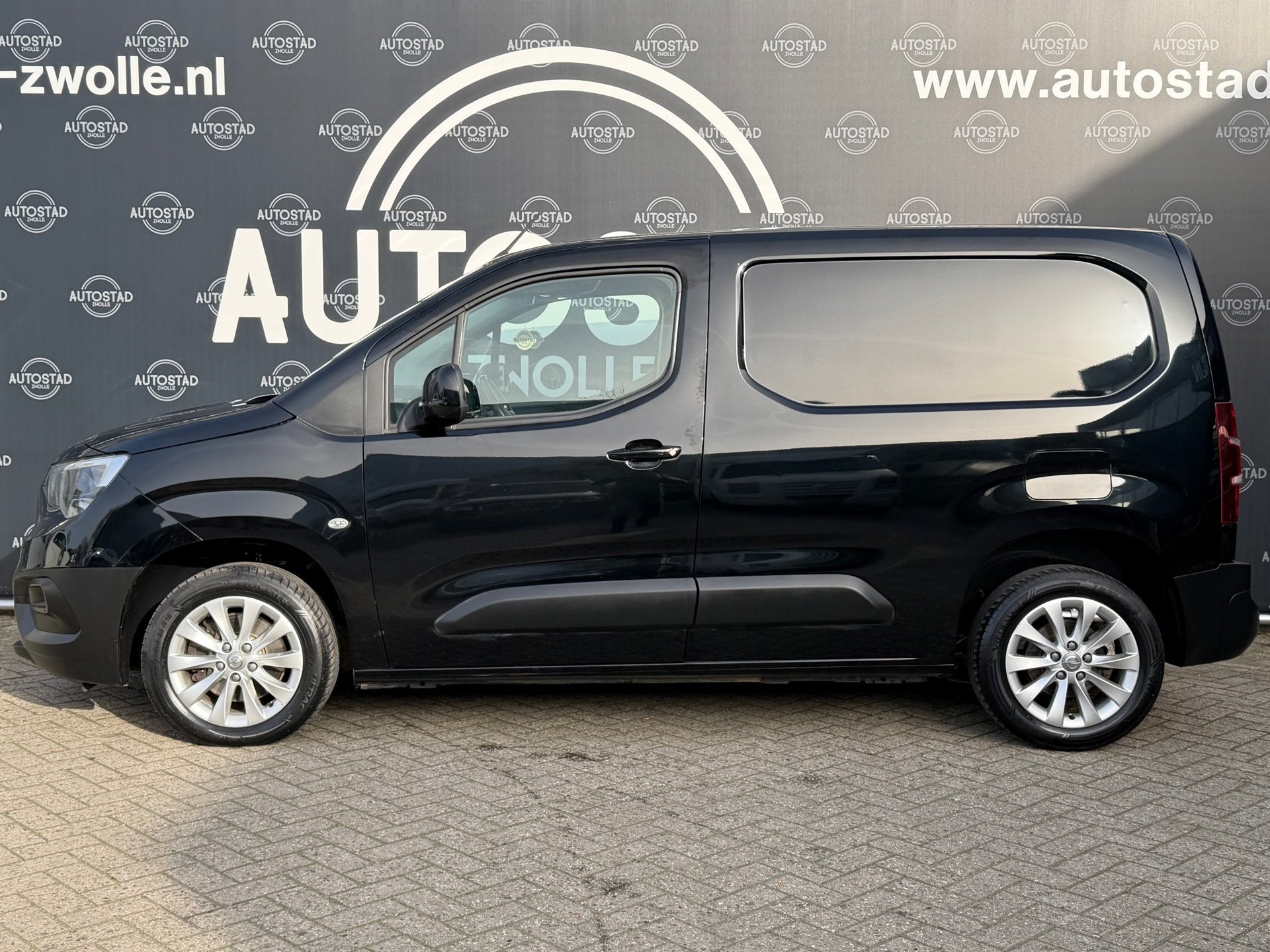 Opel Combo 1.5D L1H1 Standaard Modue In De Automaatbak Defec, Stof, 4 cilinders, Bedrijf, Nieuw