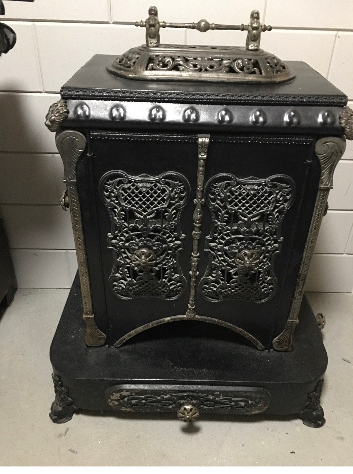 Antiek Belgisch Fornuis uit Kerk - ca. 300 jaar oud, Ophalen
