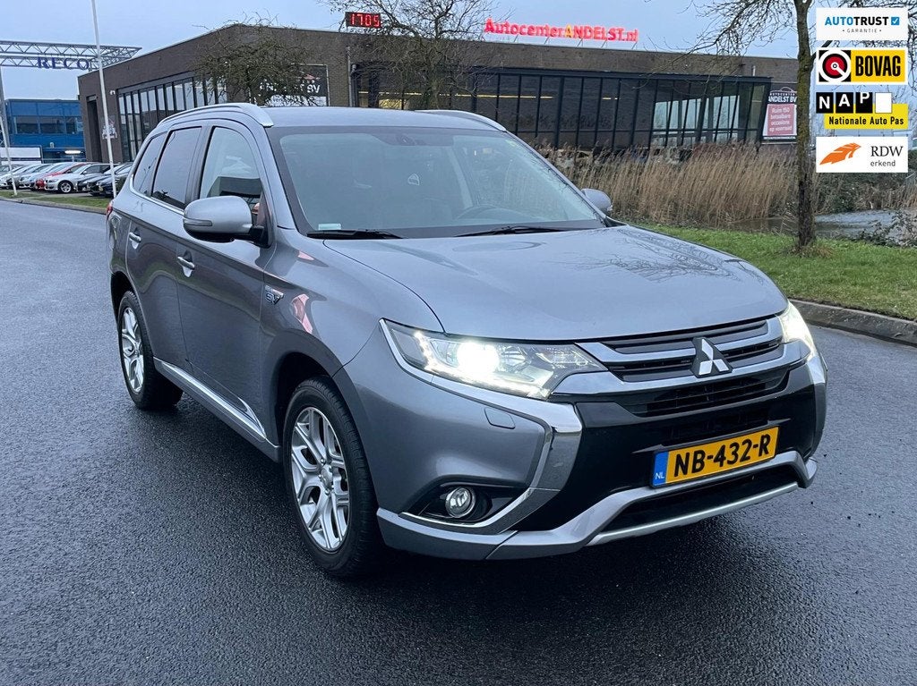 Mitsubishi Outlander 2.0 PHEV Pure Aut, Cam, Keyless, Carpla, Auto's, Mitsubishi, Bedrijf, Te koop, Outlander, 4x4, ABS, Achteruitrijcamera