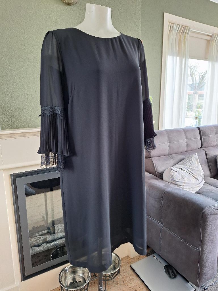 Atmos Fashion zwart trompet mouw jurk 38 M, Kleding | Dames, Jurken, Maat 38/40 (M), Verzenden, Zwart, Zo goed als nieuw