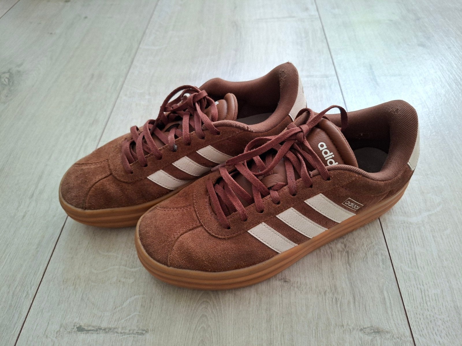 Bruine Adidas sneakers, maat 40, Ophalen of Verzenden, Bruin, Sneakers of Gympen