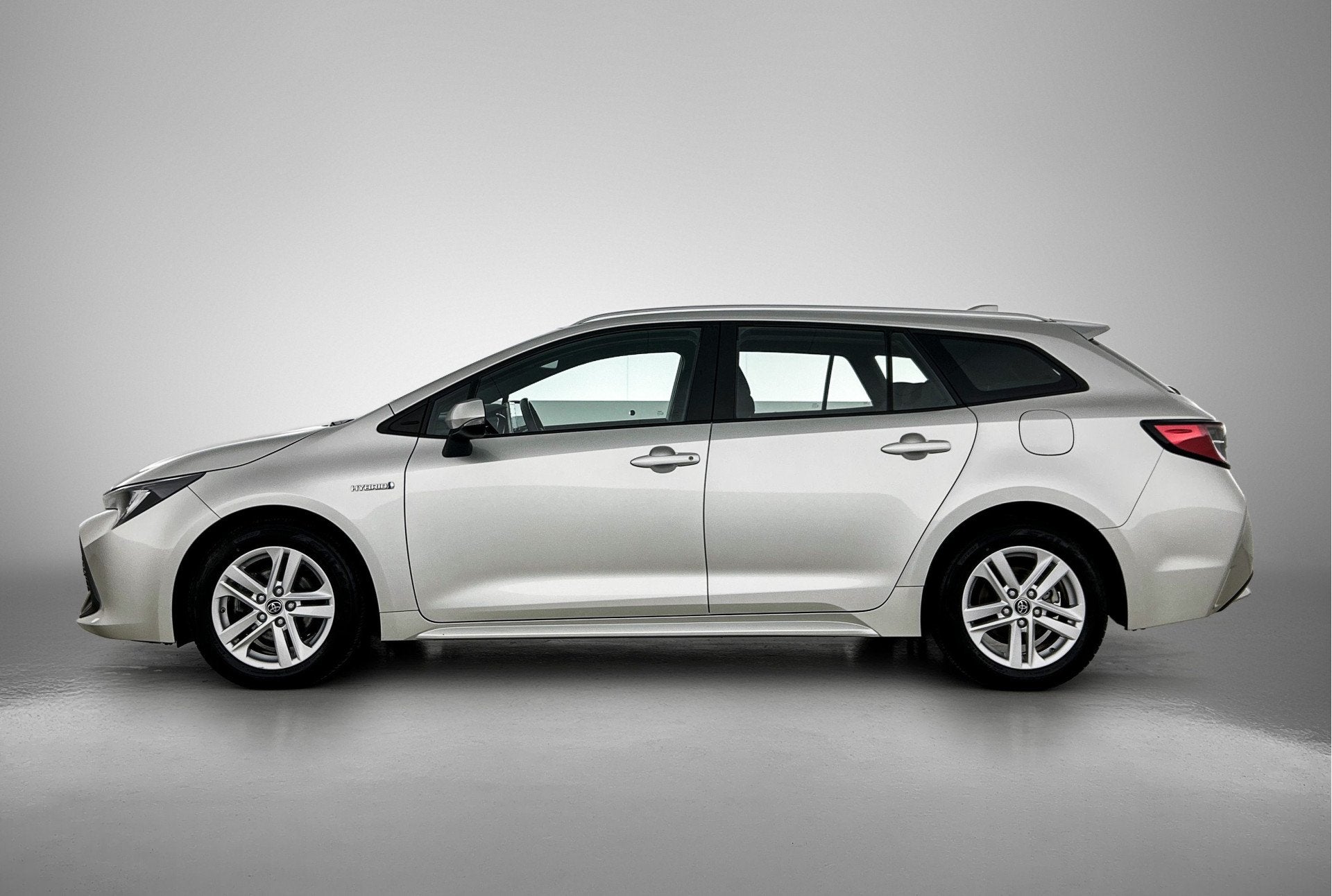 Toyota Corolla Touring Sports 1.8 Hybrid Business Plus, Gebruikt, 4 cilinders, Corolla, 30 km/l
