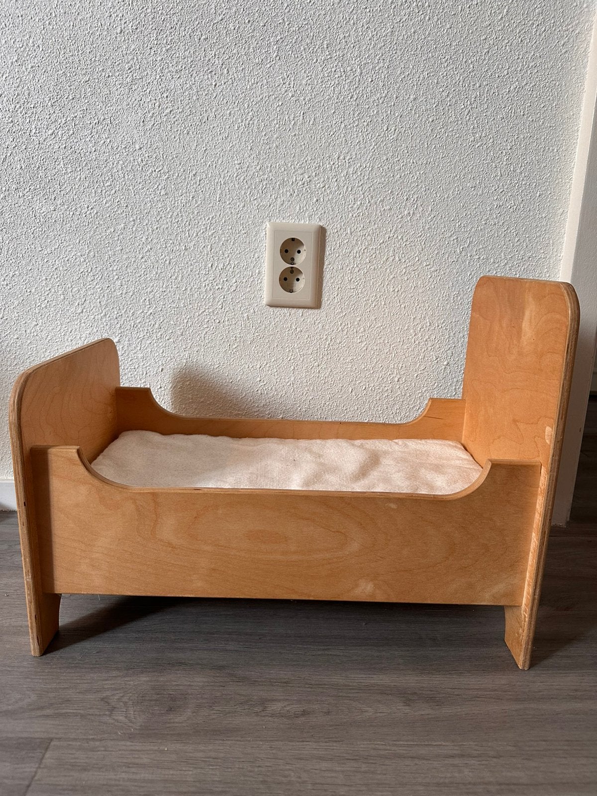 Houten poppenbedje, Kinderen en Baby's, Ophalen, Gebruikt, Wieg