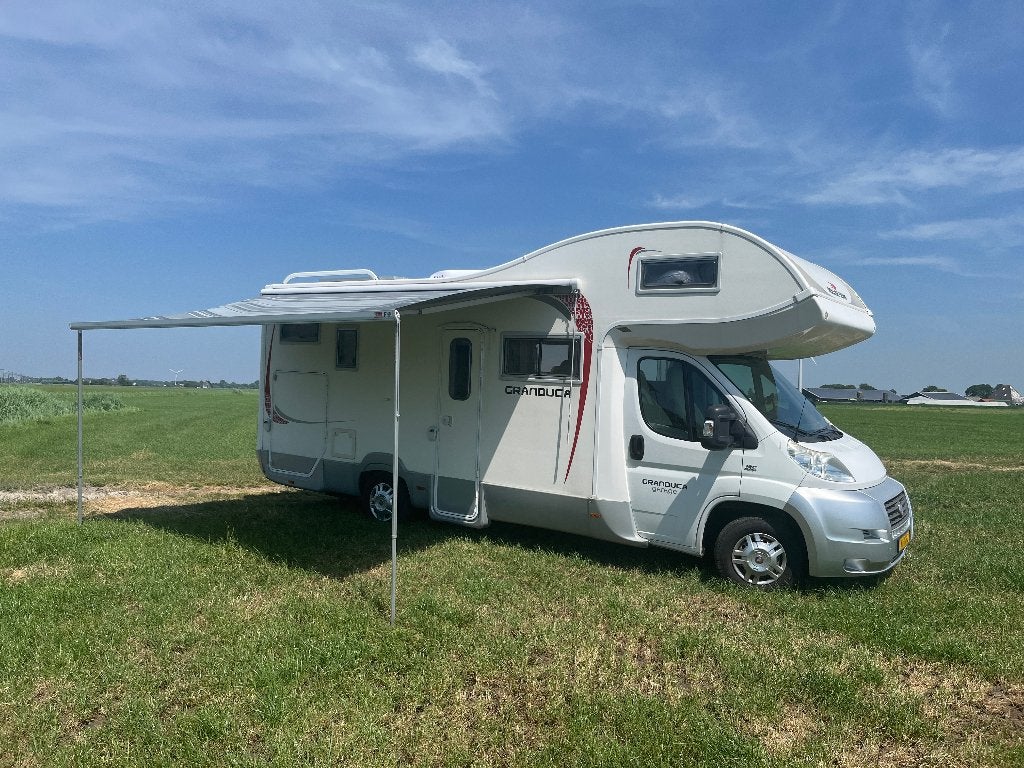 Gezinscamper Roller Team Granduca XXL garage, Caravans en Kamperen, Campers, Overige merken, Alkoof, Ringverwarming, Fiat