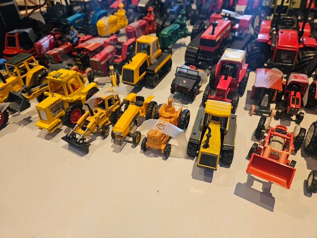 Laatste stuks!10 euro Diverse model tractoren - doe een bod!, Hobby en Vrije tijd, Modelbouw | Auto's en Voertuigen, Overige merken