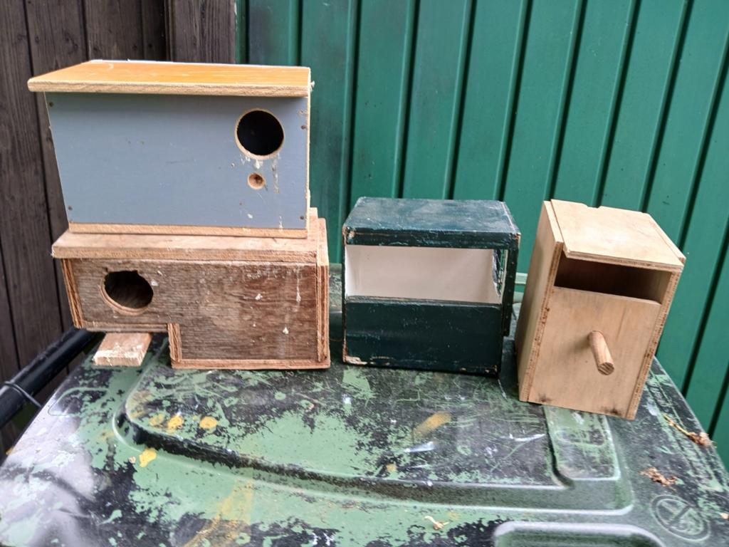 Tk 4 nestkastjes samen 5 euro, Dieren en Toebehoren, Vogels | Hokken en Kooien, Ophalen of Verzenden, Hout, Broedkooi of Kweekkooi