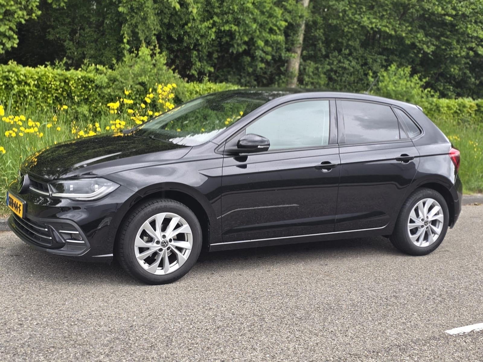 Volkswagen Polo 1.0 TSI 95pk 2023 Zwart, Auto's, Volkswagen, Voorwielaandrijving, Zwart, Handgeschakeld, Particulier
