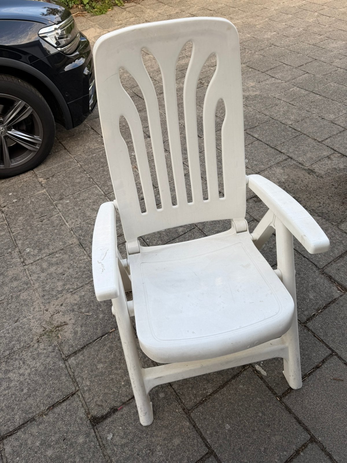 2 witte verstelbare tuinstoelen, Ophalen, Gebruikt, Kunststof